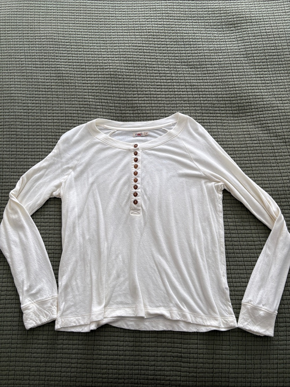 Faherty Women's White Long-Sleeve Henley with Wooden Buttons